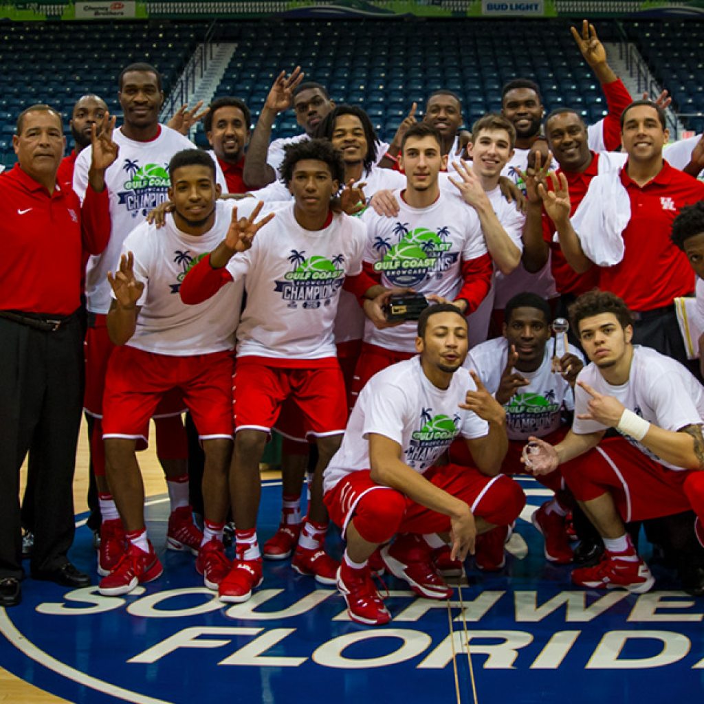 Houston wins Gulf Coast Showcase men’s title with last-second shot